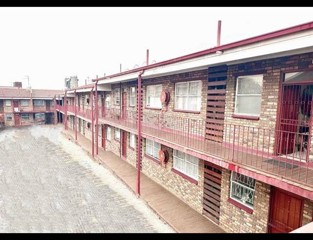 2 BEDROOM APARTMENT FOR SALE IN NEW REDRUTH